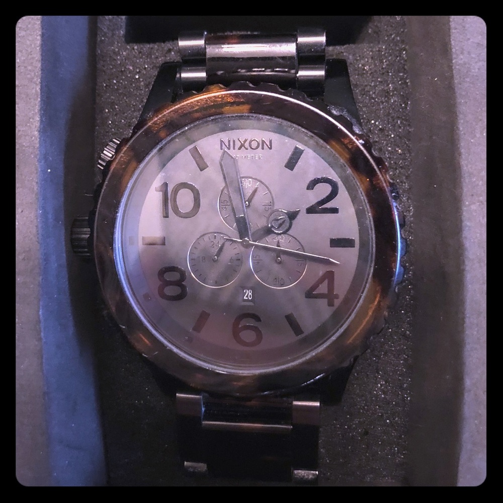 Nixon 51-30 Black and Tortoise